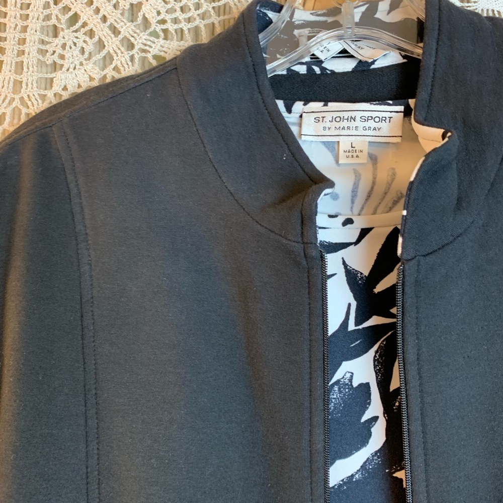 St. John 3 Piece Navy and White Casual pantsuit